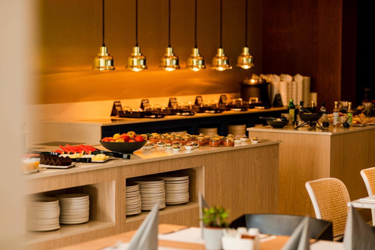 兹卓尤瓦沙滩酒店 科沃布热格 外观 照片 The buffet at the lounge